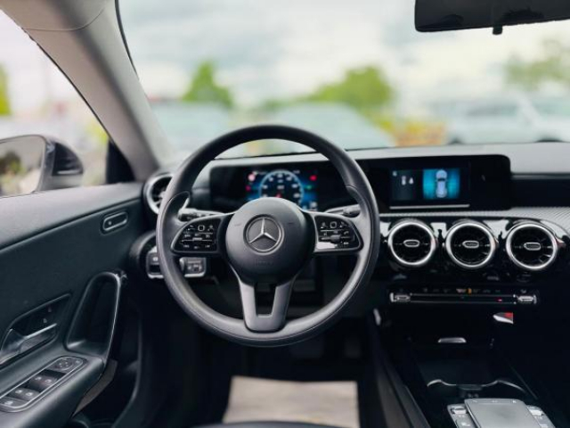 MERCEDES CLA SHOOTING BRAKE Business 180D BV 7G-DCT + Intérieur Cuir + Sièges avant chauffants + Attelage  + JA 18