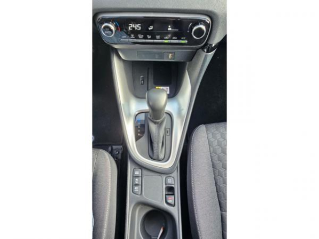 TOYOTA YARIS Design Hybrid 1.5L 116cv BVA e-CVT 1ere Main