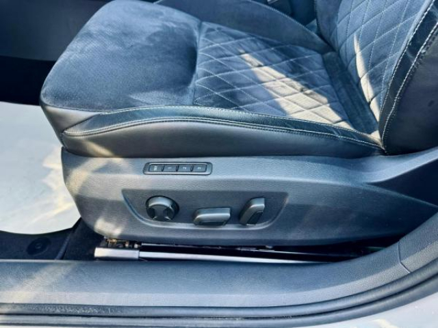 SKODA SUPERB COMBI Sportline 4x4 2.0 TDI 190cv DSG7 + Clim Tri-zone + Sièges av et ar chauffants + Volant Chauff