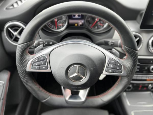 MERCEDES CLA SHOOTING BRAKE CLA 200D 136cv BV7G-DCT + Integration Smartphone + SimiliCuir