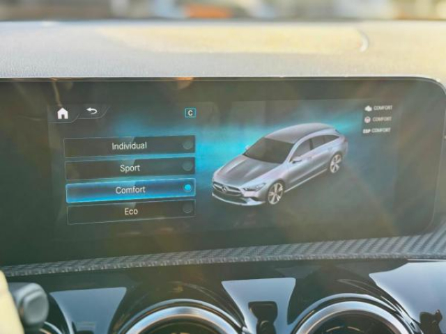 MERCEDES CLA SHOOTING BRAKE Business Line 180d 8G-DCT + Carplay + Jantes 19 + Sièges av chauffants + Vitres AR Surteinte