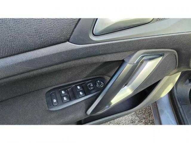 PEUGEOT 308 Active 1.5 BlueHDi 130cv + Camera de recul + Navigation 3D + Antibrouillard AV