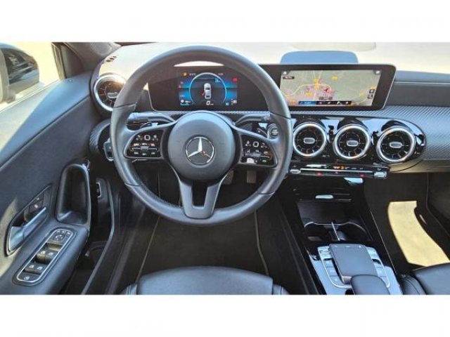 MERCEDES CLASSE A BERLINE Business Line 180D 7G-DCT + Pack navigation