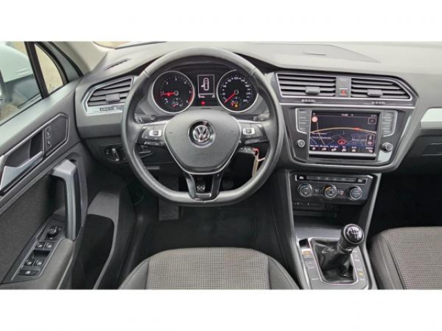 VOLKSWAGEN TIGUAN Trendline 2.0 TDI 150cv + Park Pilot + Climatisation automatique + Discover Media