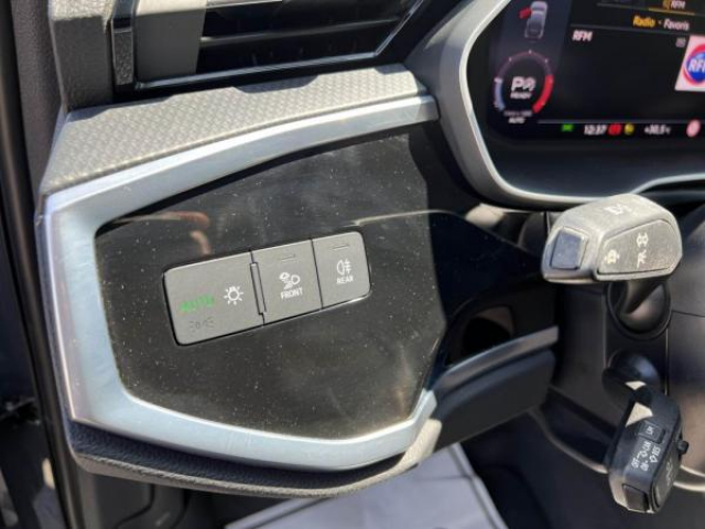 AUDI Q3 SPORTBACK 35 TDI 150cv  S-tronic Design + JA19 + MMI NAVIGATION +full led + Attelage