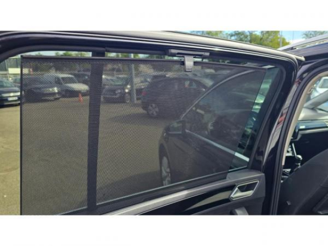 VOLKSWAGEN TOURAN Trendline 1.6 TDI 115cv 7places + Toit Pano + Attelage + ACC + Camera de Recul + Clim Auto