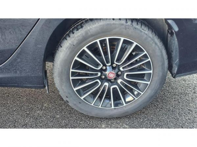 FIAT TIPO SW 1.0 FireFly Turbo 100cv + Système de Navigation