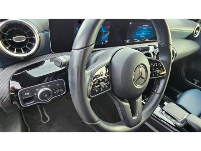 MERCEDES CLASSE A BERLINE BUSINESS LINE 180d 7G-DCT inclus Caméra de recul + SimiliCuir ARTICO + Jantes 16