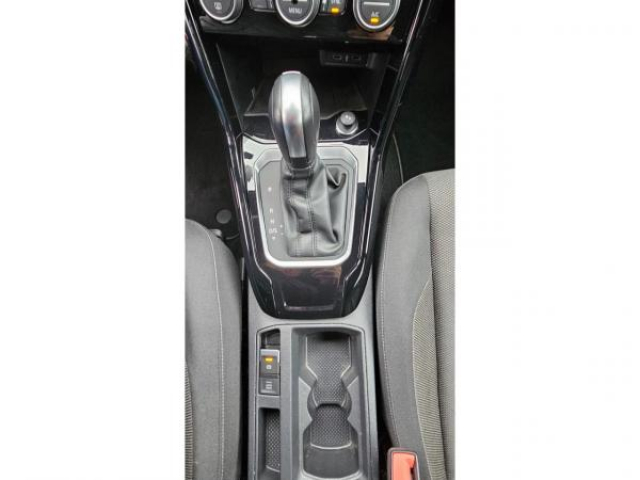 VOLKSWAGEN T-ROC STYLE 2.0 TDI 150cv DSG7 Black Style + Attelage + Camera de recul + Hayon elec + Navigation + JA18