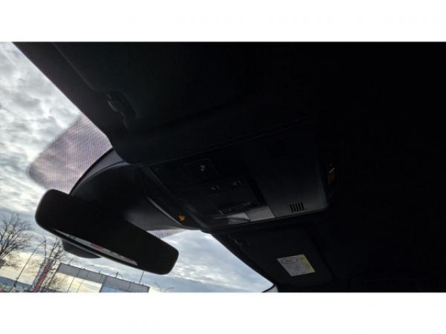 VOLKSWAGEN T-ROC R-LINE 2.0 TDI 150cv DSG7 + ATTELAGE AMOVIBLE + SIEGE ERGOACTIVE CHAUFFANT + MASSANT COTE CONDUCTEUR
