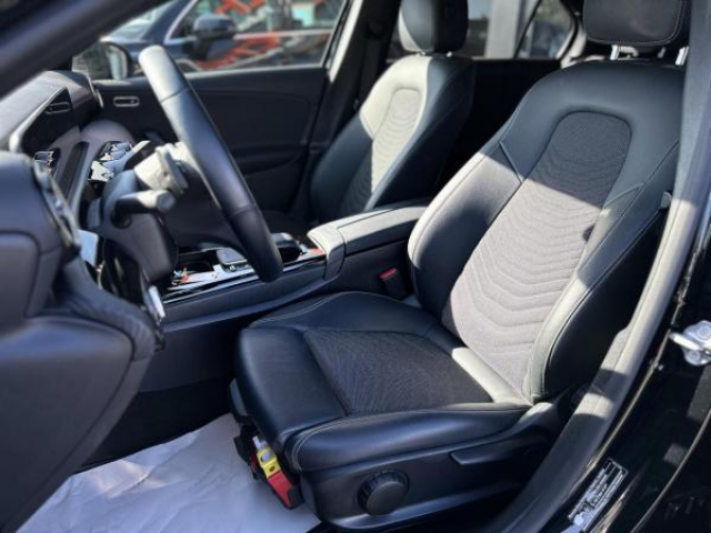 MERCEDES CLASSE A Business Line 2L 180D  8G-DCT + CAMERA DE RECUL