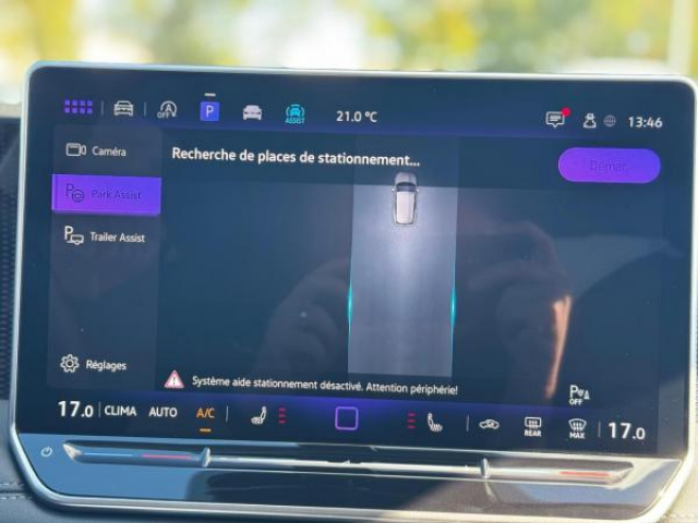 VOLKSWAGEN TIGUAN Life 2.0 TDI 150cv DSG7 + Pack Hiver + Attelage Elec + Camera 360 + Alarme + Ja18