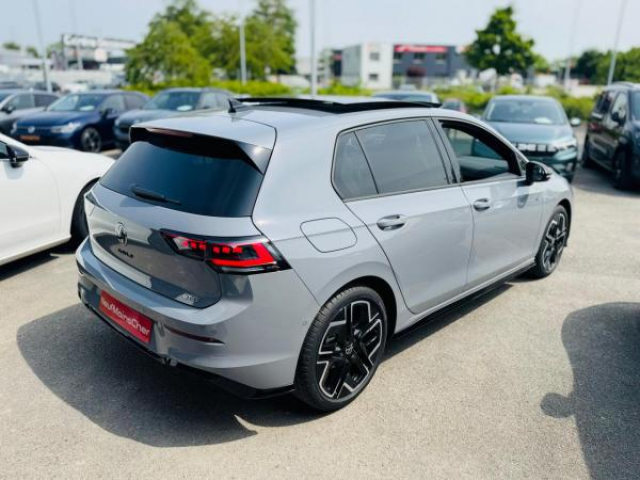 VOLKSWAGEN GOLF R-Line 1.5 eTSI 150cv DSG7 + Matrix LED + Toit Ouvrant + Camera 360 + NEUF 0KM