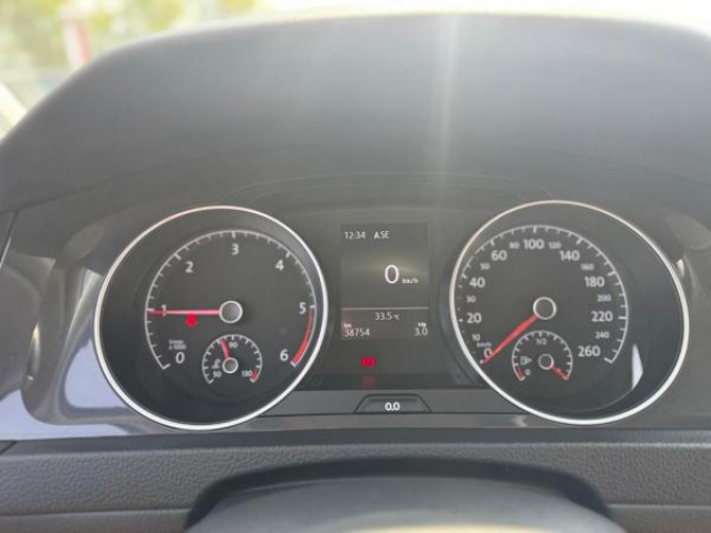 VOLKSWAGEN Golf SW TRENDLINE 1.6 TDI 115cv + Clim Automatique + Camera de Recul + Park Pilot