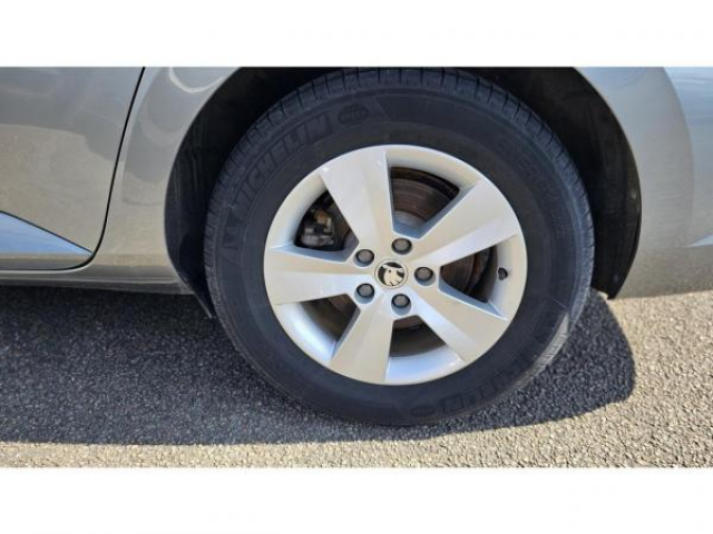 SKODA SUPERB COMBI BUSINESS 1.6 TDI 120cv DSG7 + Sellerie Cuir + Sièges avant chauffants + Roue de secours