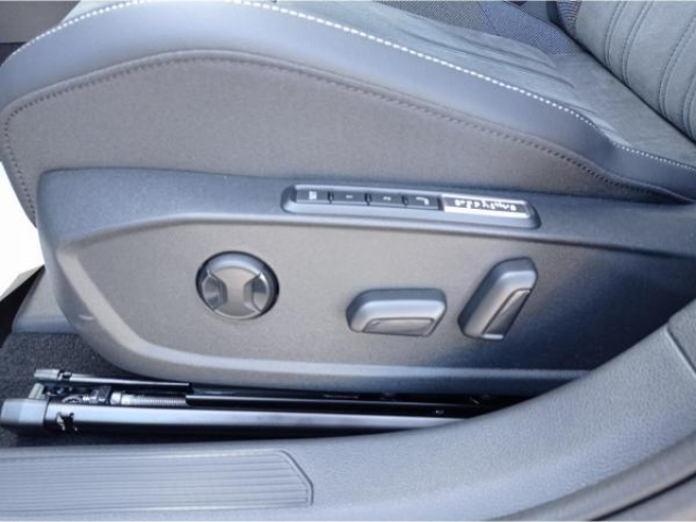VOLKSWAGEN GOLF Phase 2 Style 1.5 eTSI 116cv DSG7 8.5 + LED MATRIX + Jantes 18 LEEDS + Pack Hiver + NEUF 0KM