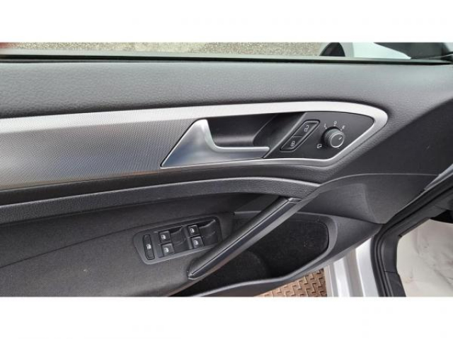 VOLKSWAGEN Golf SW TRENDLINE 1.6 TDI 115cv + Clim Automatique + Aide au stationnement AV et AR