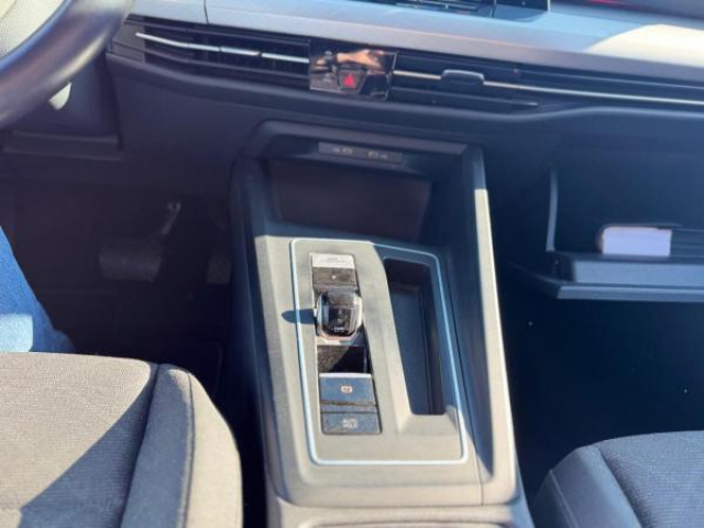 VOLKSWAGEN Golf SW LIFE 1.0 eTSI 110cv DSG7 + Caméra de recul  + Vitres arrière surteintées + RS