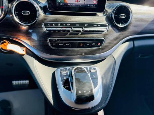 MERCEDES CLASSE V Design Long 220d BVA 9G-Tronic + Attelage amovible + Pack parking + JA19 + TVA RECUPERABLE