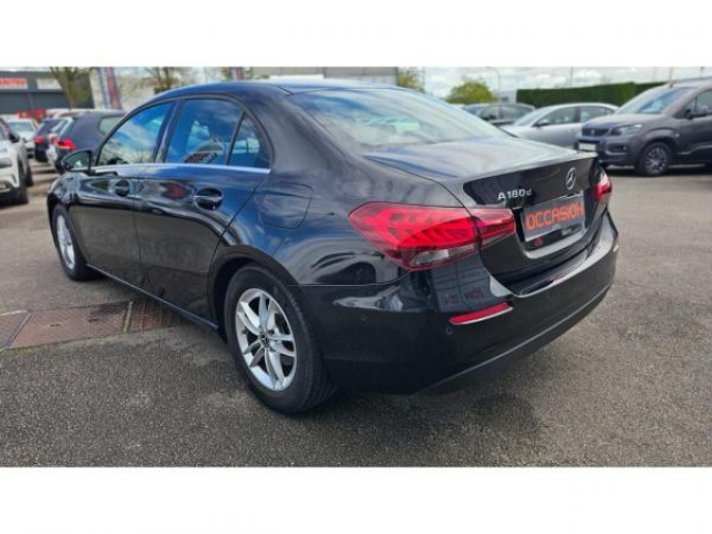 MERCEDES CLASSE A BERLINE Business Line 180D BV 7G-DCT Inclus CAMERA DE RECUL + CARPLAY