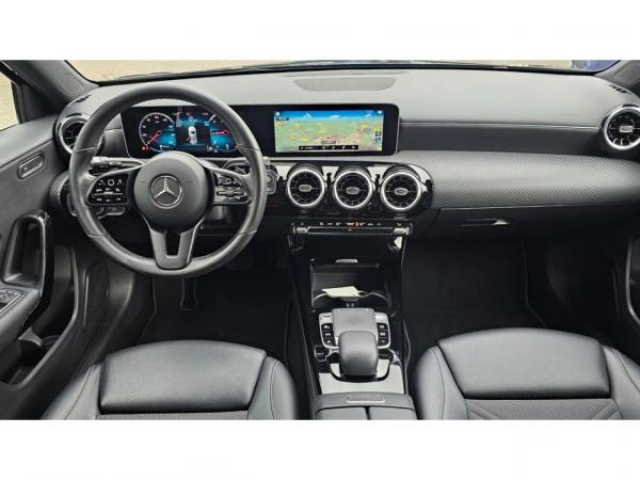 MERCEDES CLASSE A Business Solution 180d BVA 7G-DCT + Sellerie CUIR + Sièges AV chauffants + Navigation
