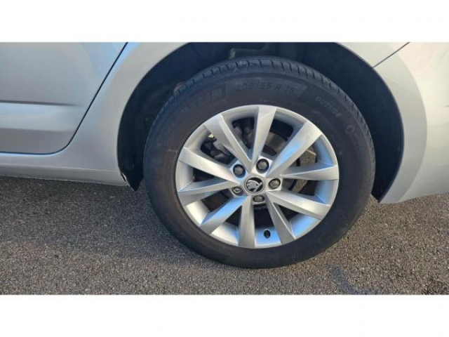 SKODA Octavia combi Ambition 1.6 TDI 116cv DSG7 + Attelage + Sièges AV Chauffants + DAB