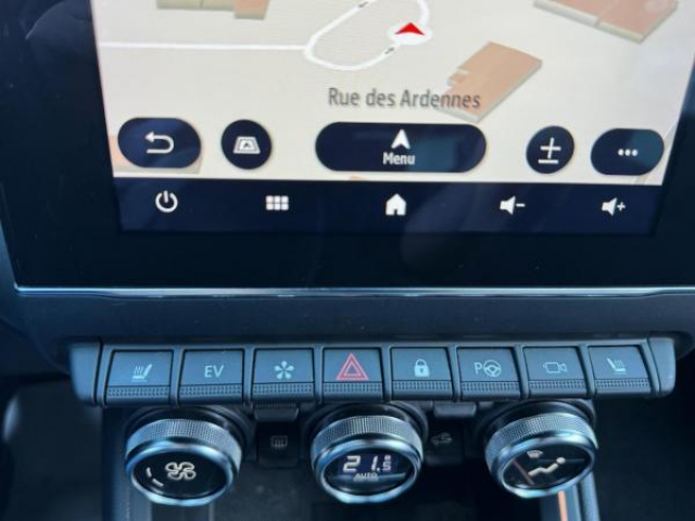 RENAULT CLIO INTENS 1.6 E-Tech Hybride 140 BVA + Pack City 360 + Pack Hiver + EASY LINK avec écran 9,3