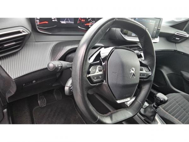 PEUGEOT 208 ACTIVE 1.5 BlueHDi 100cv + Navigation 3D + Aide au stationnement arrière