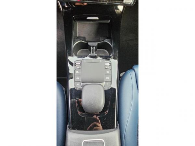 MERCEDES CLASSE A BERLINE BUSINESS LINE 180d 7G-DCT inclus Caméra de recul + SimiliCuir ARTICO + Jantes 16