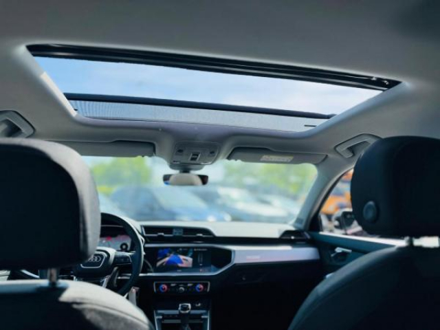 AUDI Q3 SPORTBACK Design 35 TDI 150cv S-tronic + Toit ouvrant + Camera de Recul + JA 19