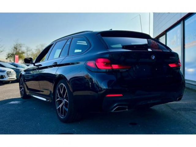BMW SERIE 5 TOURING M-Sport 520d 190cv + Toit ouvrant panoramique + Driving Assistant + ACC avec Stop&Go