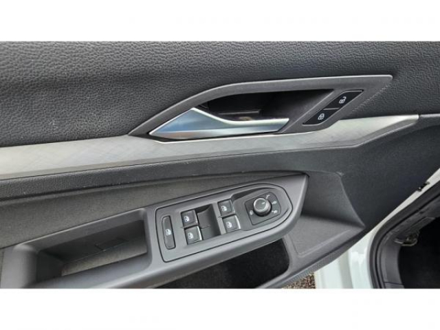 VOLKSWAGEN GOLF Life 1.5 TSI 130cv + Pack Travel Assist + Discover Pro