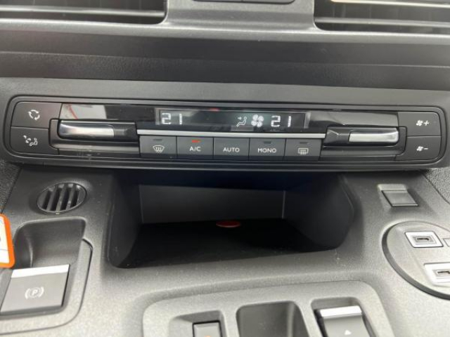 CITROEN BERLINGO Max VP M 1.5 BlueHDi 130cv EAT8 + Drive Pack + Navigation et Mirror Screen + NEUF 0KM