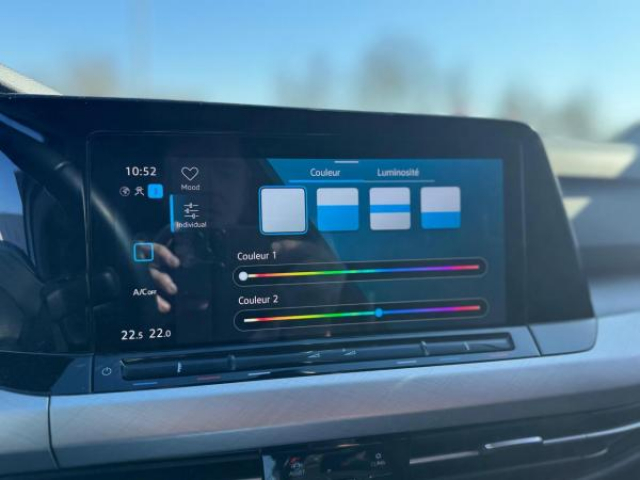 VOLKSWAGEN Golf SW LIFE 1.0 eTSI 110cv DSG7 + Caméra de recul  + Vitres arrière surteintées + RS