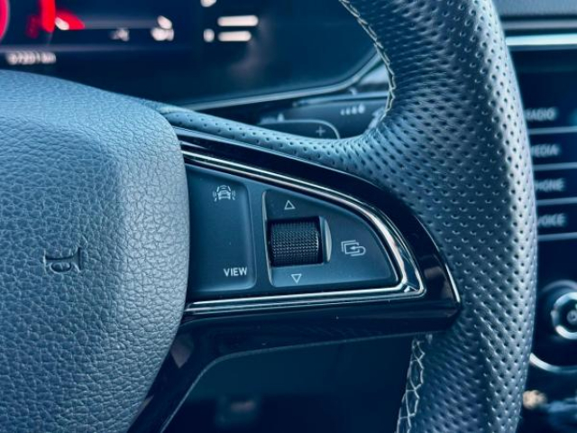 SKODA SUPERB COMBI Sportline 4x4 2.0 TDI 190cv DSG7 + Clim Tri-zone + Sièges av et ar chauffants + Volant Chauff