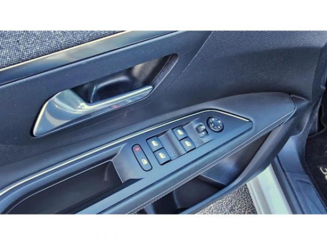 PEUGEOT 3008 Allure 1.5 BlueHDi 130cv EAT8 + Sièges avant chauffants + Roue de Secours
