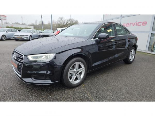 AUDI A3 berline BUSINESS 30 TDI S-TRONIC 116cv + Projecteurs à LED + Sièges avant chauffants + RS