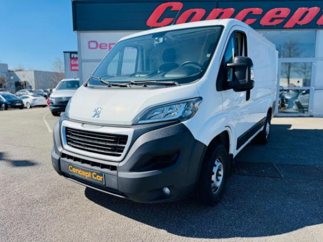 PEUGEOT BOXER Pro 330 L1H1 2.0 BlueHDi 110cv + Air conditionné + Antibrouillard + TVA RECUPERABLE