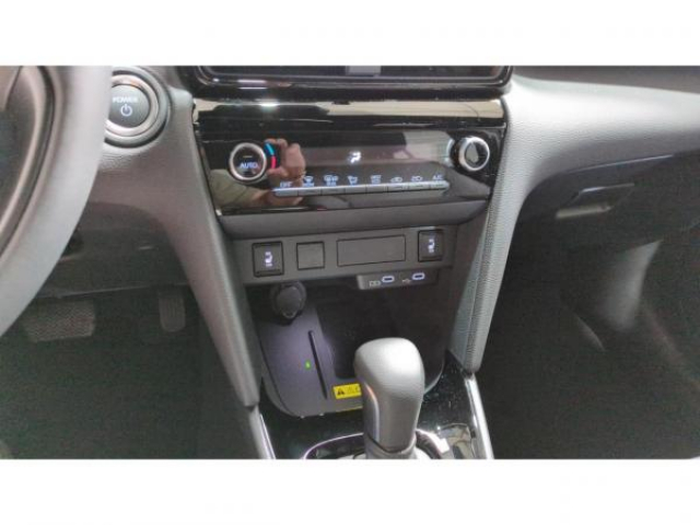 TOYOTA YARIS CROSS DESIGN HYBRIDE 130cv BVA 2WD + Pack Hiver + Pack Aide à la conduite + NEUF 0KM