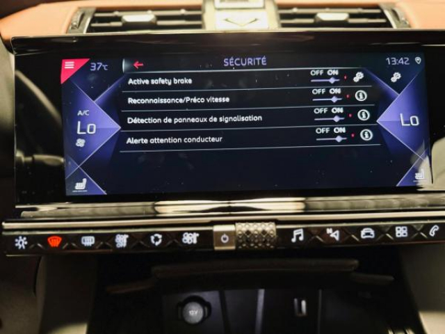DS DS 7 CROSSBACK So Chic 1.5 BlueHDi 130cv EAT8 Inspiration OPERA + Toit pano + Hifi Focal + Night Vision + Led