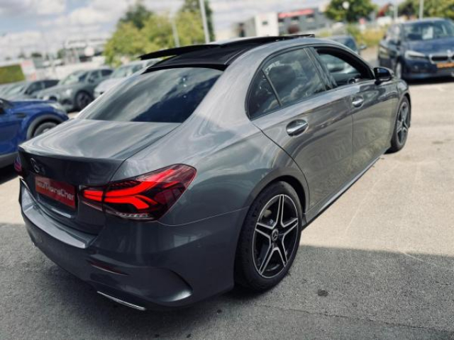 MERCEDES CLASSE A BERLINE AMG Line 200d 8G-DCT + Toit pano + LED Multibeam + Pack Sport Black + Carplay + Sieges AV Elec