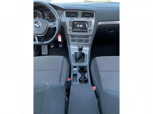 VOLKSWAGEN GOLF TrendLine 1.6 TDI BlueMotion 105cv 1ère Main + Toit ouvrant électrique + GPS + RS