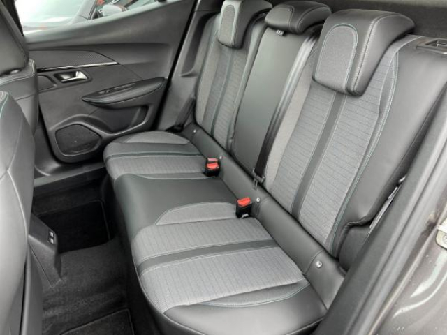 PEUGEOT 2008 Allure Pack 1.5 BlueHDi 130cv EAT8 +Sièges avant chauffants
