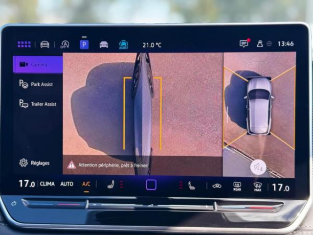 VOLKSWAGEN TIGUAN Life 2.0 TDI 150cv DSG7 + Pack Hiver + Attelage Elec + Camera 360 + Alarme + Ja18