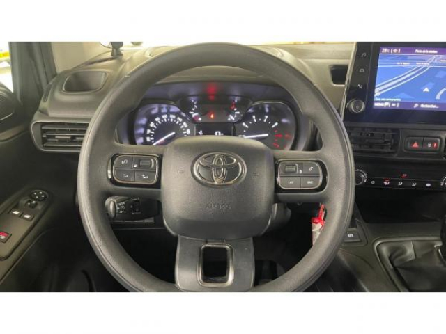 TOYOTA PROACE CITY Business Fourgon Medium 1.5 100cv D-4D Inclus Camera de recul + TVA RECUPERABLE