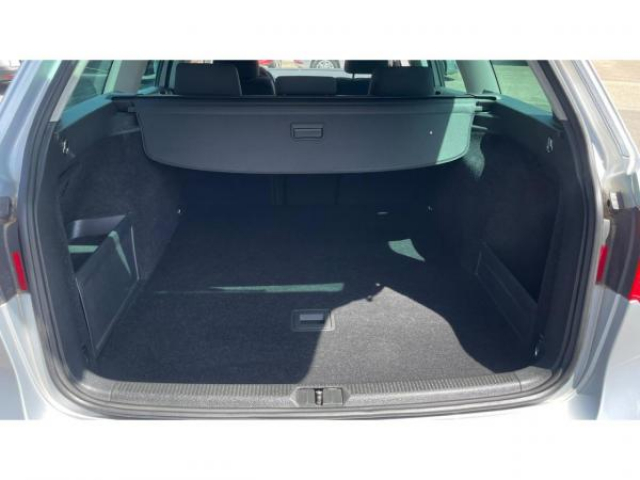 VOLKSWAGEN Passat SW 2.0TDI 170cv DSG6 SW + ATTELAGE + CAMERA DE RECUL + PACK HIVER