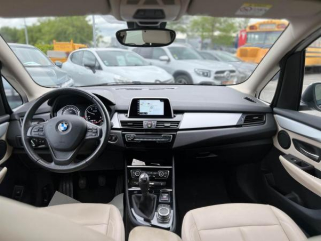 BMW serie 2 gran tourer Advantage 216d 116cv 7 Places + Attelage + Sièges AV chauffants + Intérieur Cuir