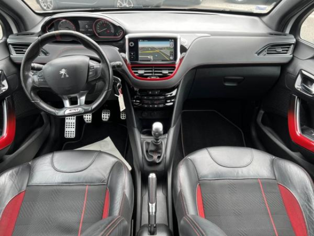 PEUGEOT 208 1.6 THP - 200  GTi