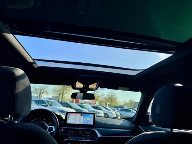 BMW SERIE 5 TOURING M-Sport 520d 190cv + Toit ouvrant panoramique + Driving Assistant + ACC avec Stop&Go