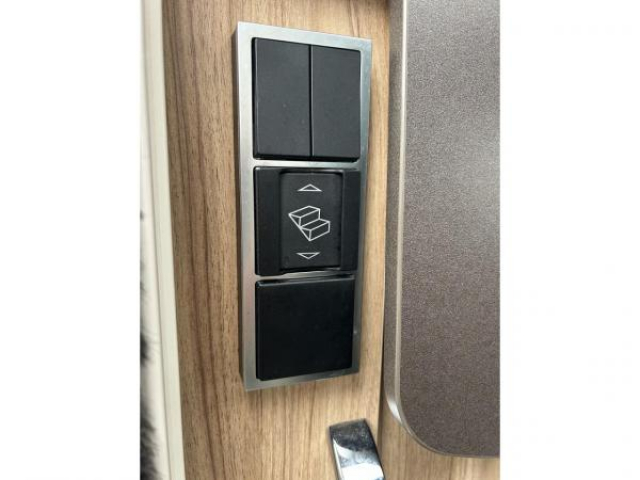 HYMER ML-T HYMER 570 4x4 V6 3.0l 419 CDi 190 CV BVA 7G-TRONIC TVA RECUPERABLE